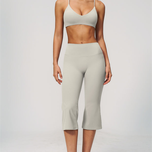 The Zura Sports Bra Capri Leggings 2-Piece Set