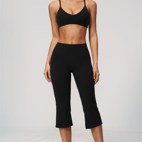 The Zura Sports Bra Capri Leggings 2-Piece Set