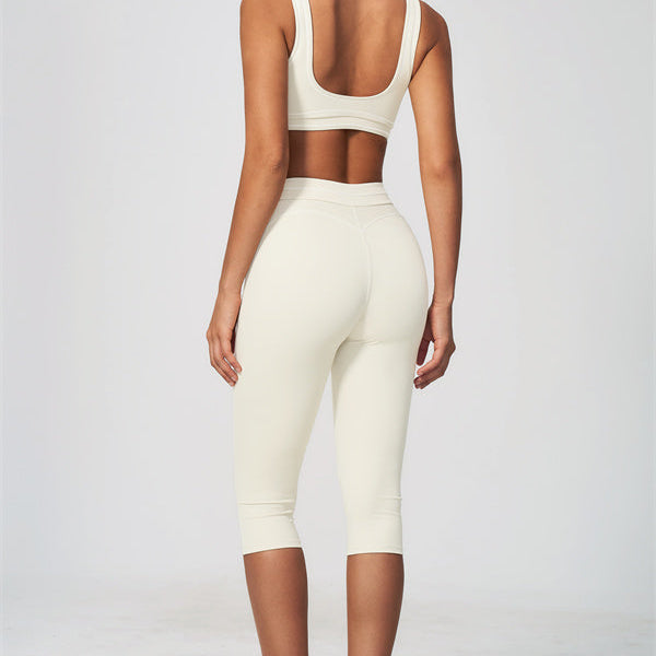 The Amara Sports Bra Capri Leggings 2-Piece Set