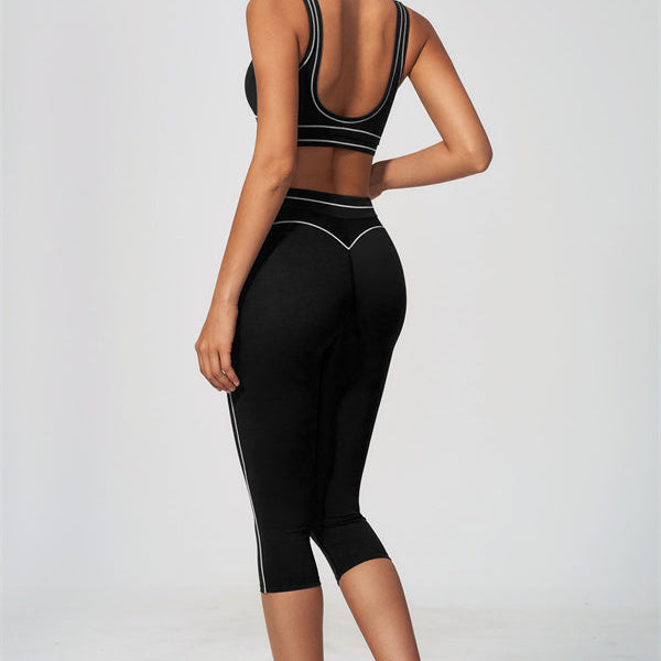 The Amara Sports Bra Capri Leggings 2-Piece Set