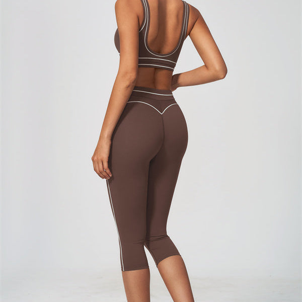 The Amara Sports Bra Capri Leggings 2-Piece Set