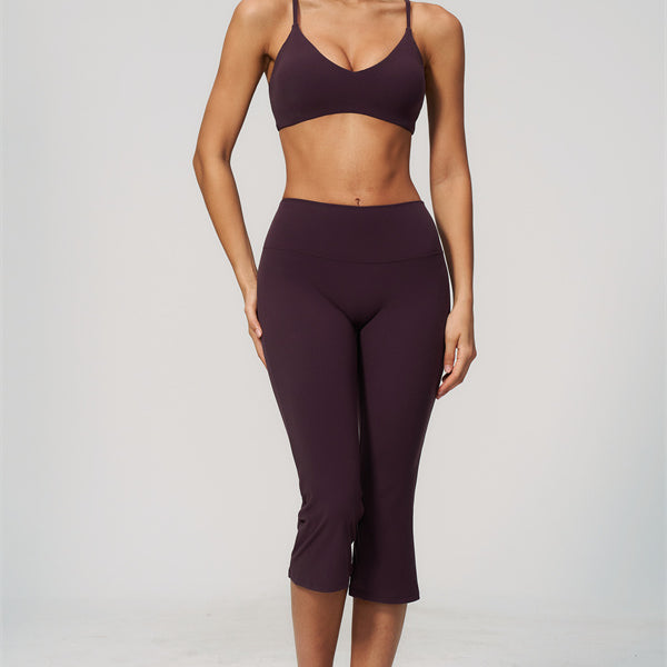 The Zura Sports Bra Capri Leggings 2-Piece Set