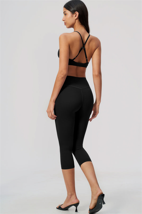 The Flow Motion Sports Bra Capri Leggings 2-Piece Set