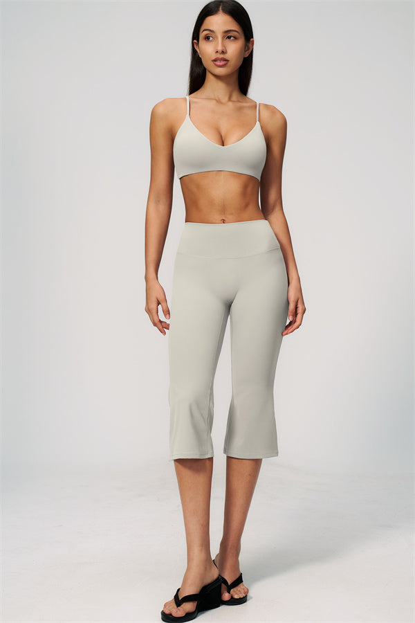 The Zura Sports Bra Capri Leggings 2-Piece Set