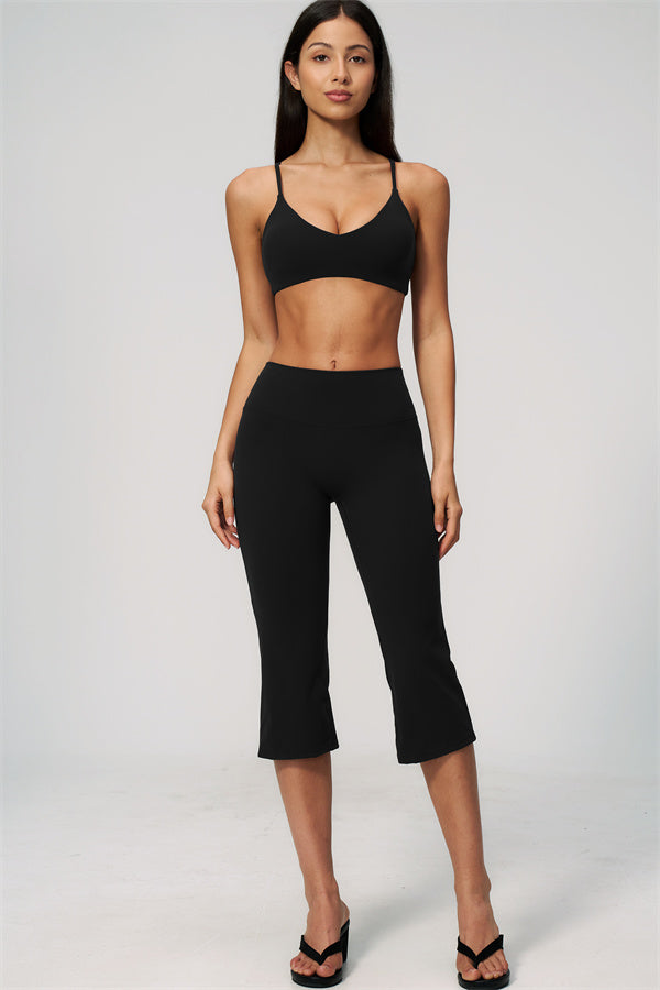 The Zura Sports Bra Capri Leggings 2-Piece Set