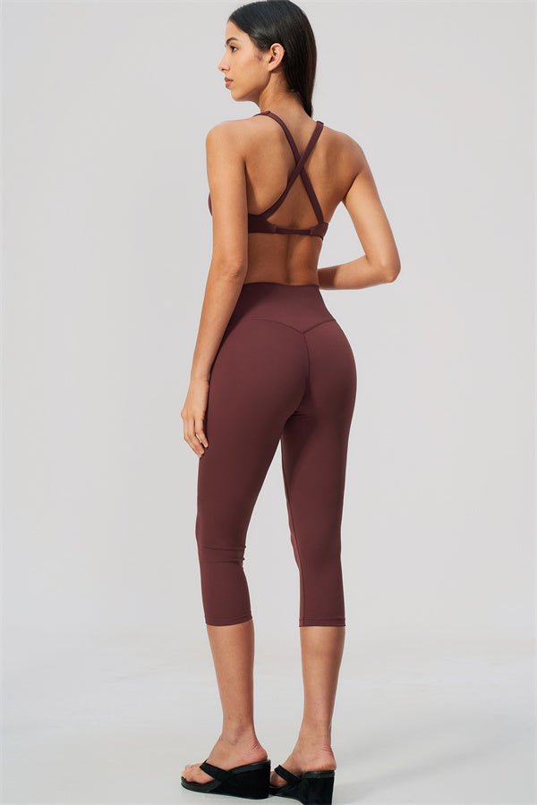 The Twirl Daring Sports Bra Capri Leggings 2-Piece Set
