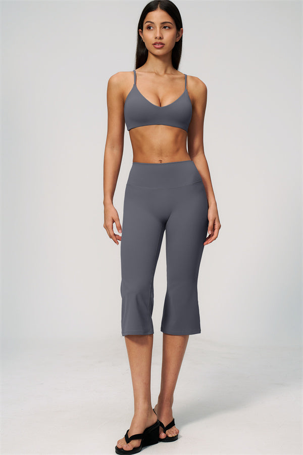 The Zura Sports Bra Capri Leggings 2-Piece Set
