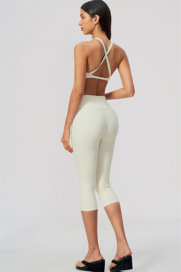 The Twirl Daring Sports Bra Capri Leggings 2-Piece Set