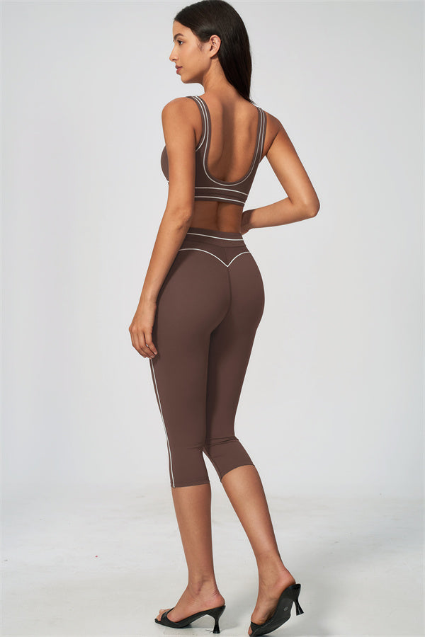 The Amara Sports Bra Capri Leggings 2-Piece Set